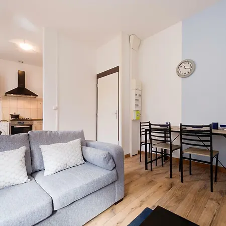 L'agescy 1 - Charmant T2 - Jardin - Terrasse - Centre-ville La Breche - Wifi Daire *